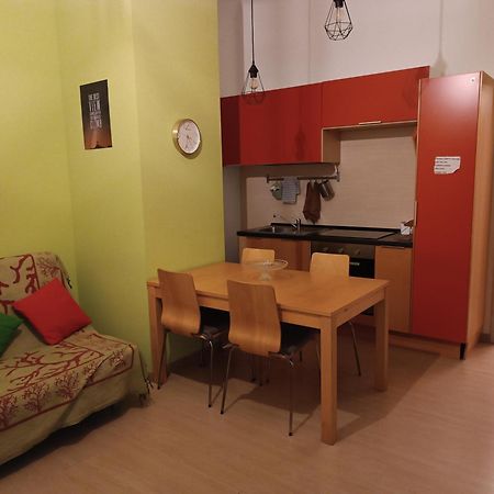Palazzo Dei Tabacchi Apartment Бари Екстериор снимка