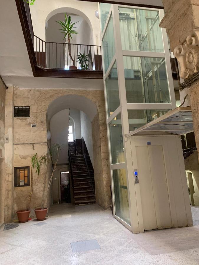 Palazzo Dei Tabacchi Apartment Бари Екстериор снимка